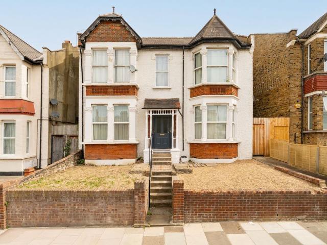 Apartment for rent in Harlesden, Greater London