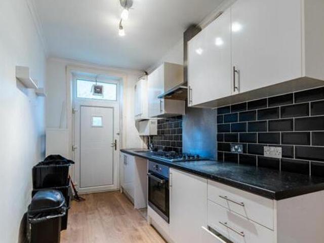 House for sale in Huddersfield, West Yorkshire