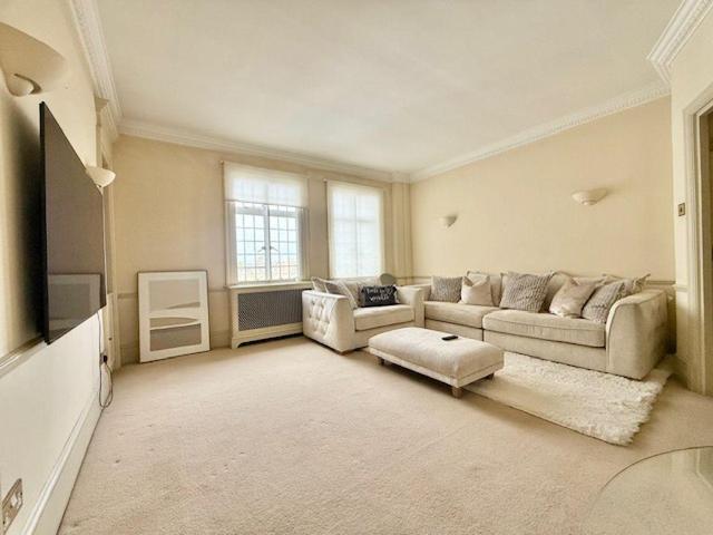 Apartment for rent in Marylebone, Greater London