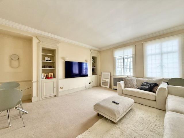 Apartment for rent in Marylebone, Greater London
