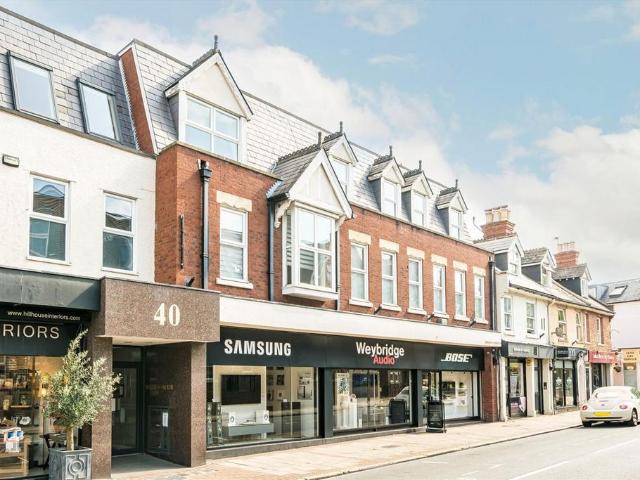 Apartment for rent in Weybridge, Elmbridge