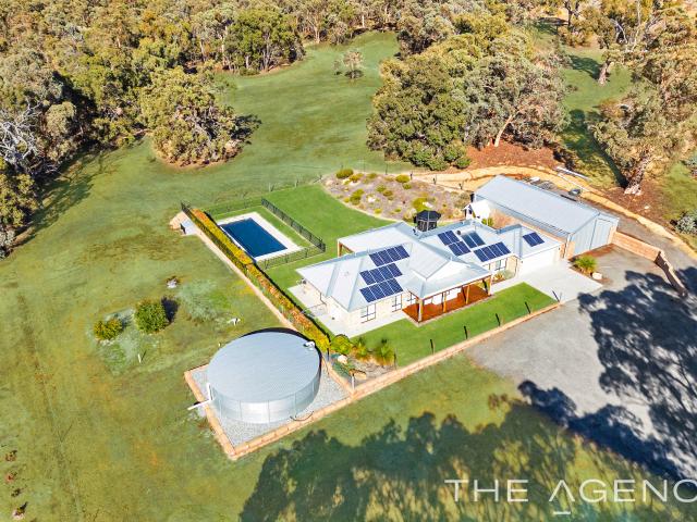 Cottage for sale in Bakers Hill, Western Australia