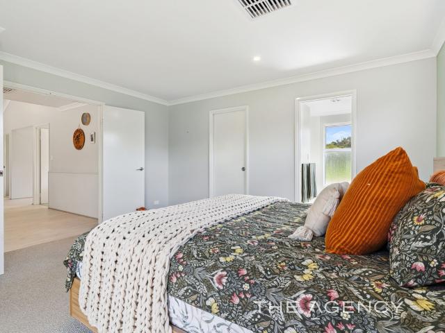 Cottage for sale in Bakers Hill, Western Australia