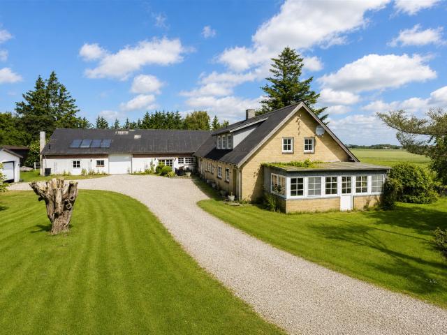 Landejendom til salg i Brønderslev-Dronninglund