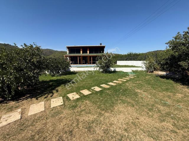 Çile Mahallesi, Menderes içerisinde satılık Villa