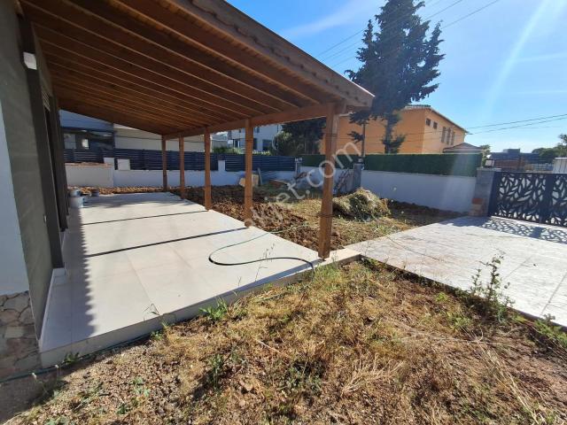 Gölcükler Mahallesi, Menderes içerisinde satılık Villa