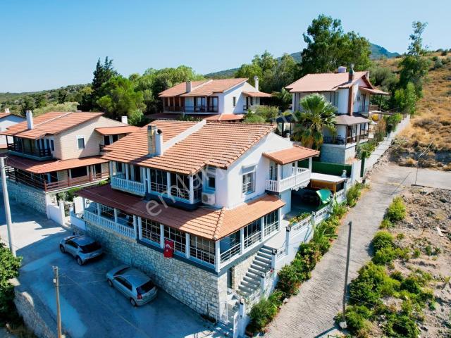 Urla, İzmir içerisinde satılık Villa