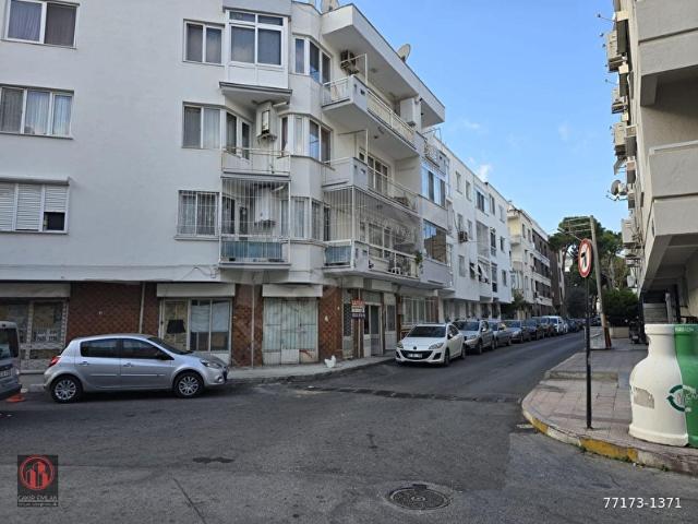 Balçova, İzmir içerisinde satılık Dükkan