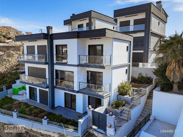 Çetin Emeç Mahallesi, Balçova içerisinde satılık Villa