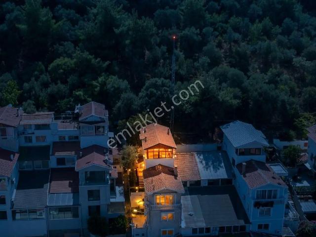 Teleferik Mahallesi, Balçova içerisinde satılık Villa