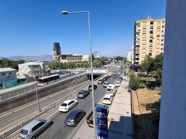 Karabağlar, İzmir içerisinde kiralık mülk