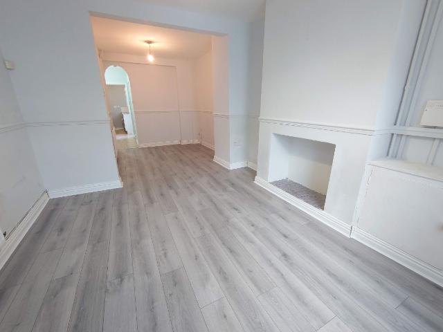 House for rent in Cabbage Hall, Calderstones