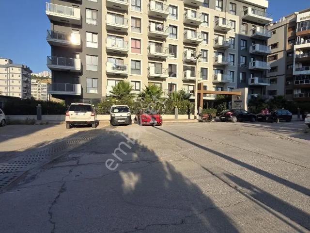 Çiğli, İzmir içerisinde kiralık mülk