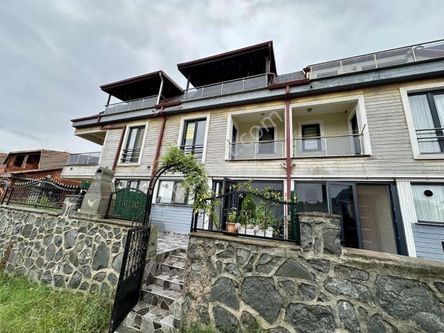 Yalı Mahallesi, Kocaali içerisinde kiralık Villa
