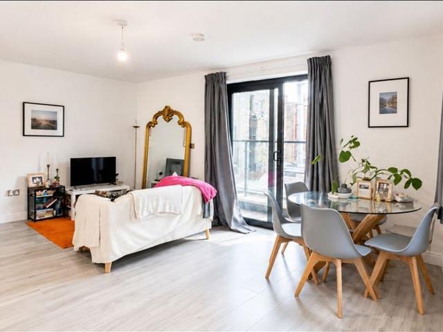 Apartment for rent in West Hackney, Greater London