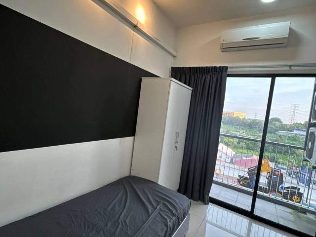 Room for rent in Petaling, Alam Impian