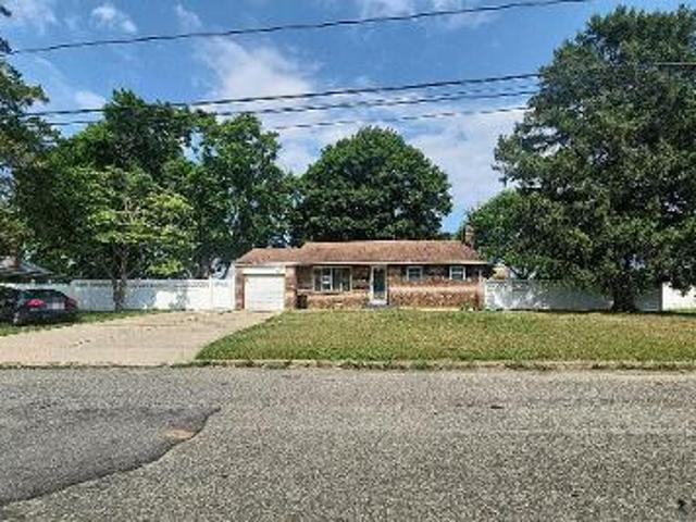 House for sale in Bohemia, New York