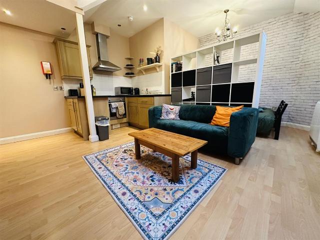 Studio for rent in Old City, Bristol