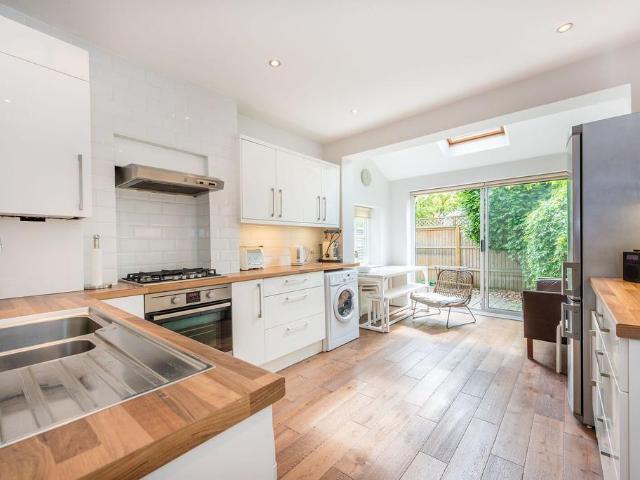 Apartment for rent in London Borough of Hounslow, Greater London