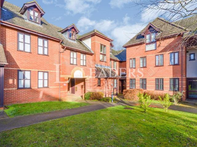 Apartment for rent in Five Acres, Hertfordshire