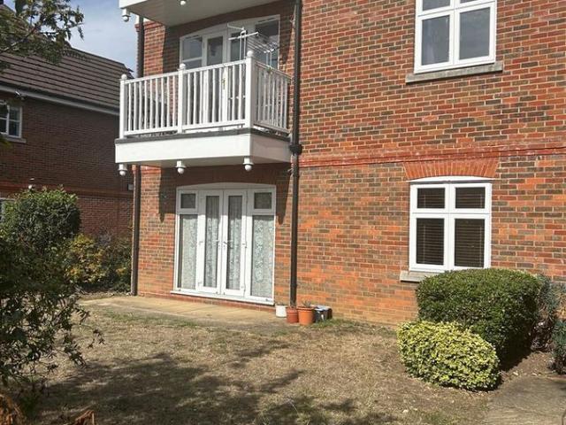 Apartment for rent in Weybridge, Elmbridge