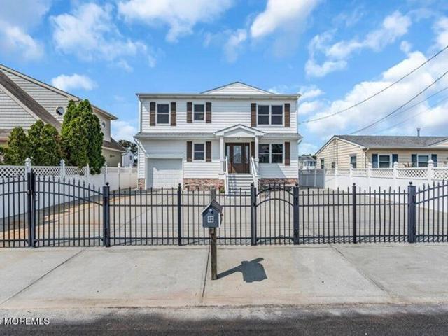 House for sale in Toms River
