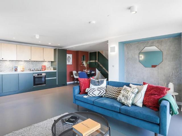 Apartment for rent in Poplar Grove, Greater London