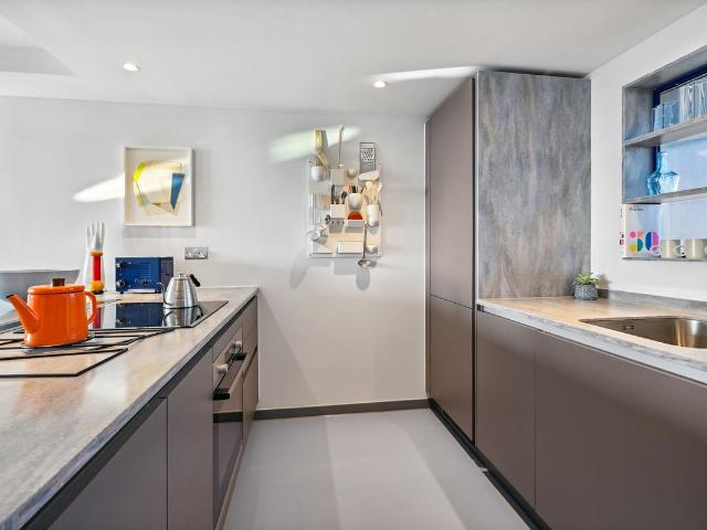 Apartment for rent in Poplar Grove, Greater London