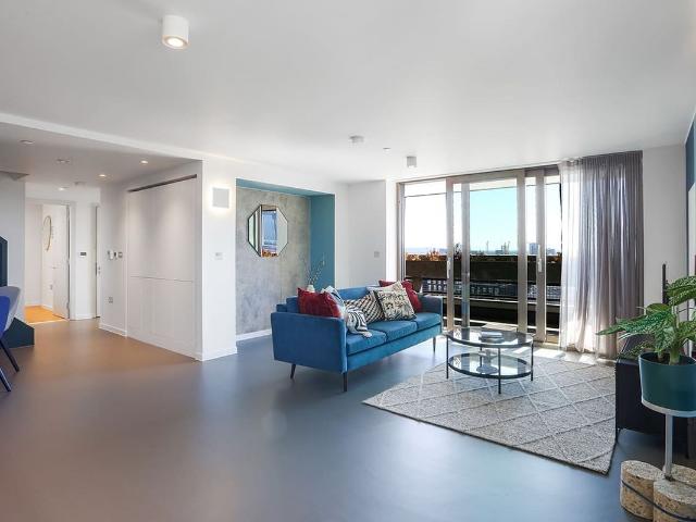 Apartment for rent in Poplar Grove, Greater London