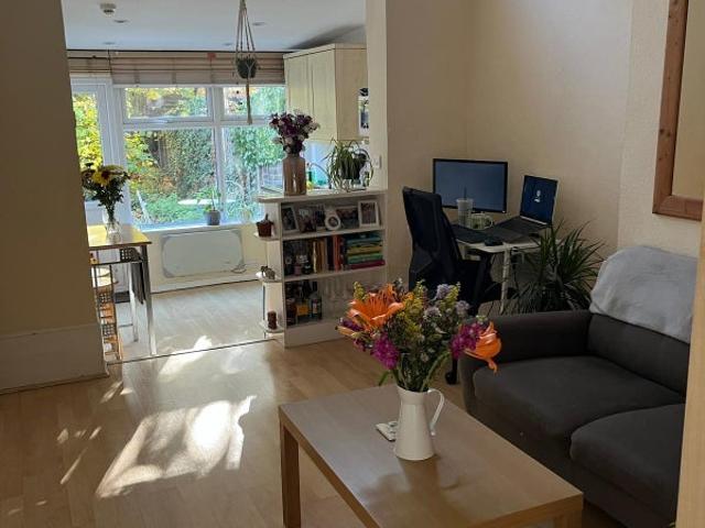 Studio for rent in London Borough of Wandsworth, Greater London