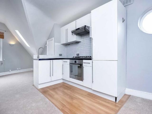 Apartment for rent in Balham, Greater London