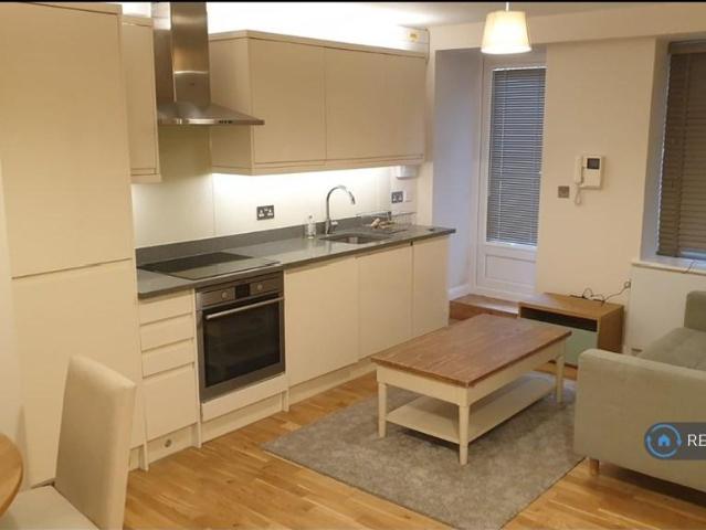 House for rent in Furzedown, Greater London