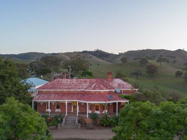 House for sale in Whanregarwen, Victoria