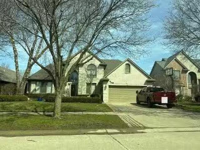 House for sale in Macomb