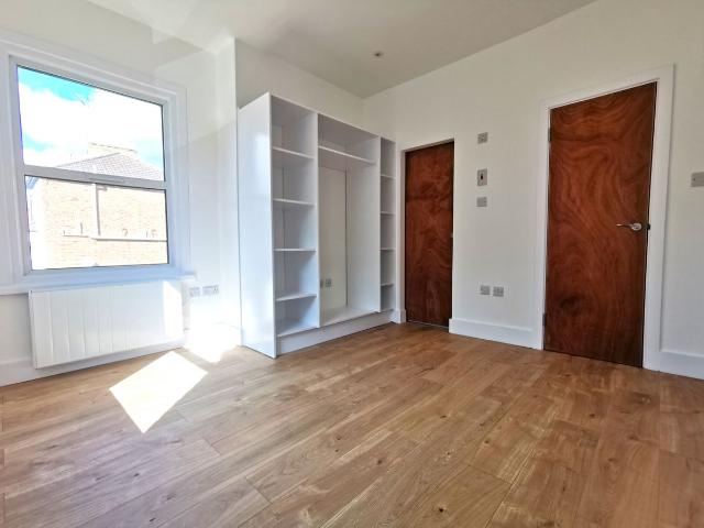 Studio for rent in West Finchley, Greater London