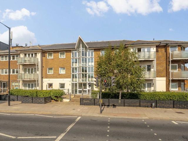 Apartment for rent in West Finchley, Greater London