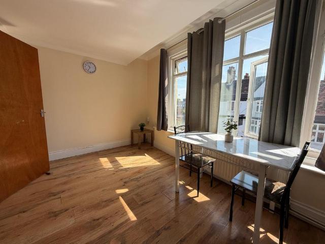 Apartment for rent in North Finchley, Greater London