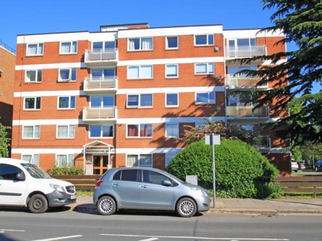 Apartment for rent in Church End, Greater London