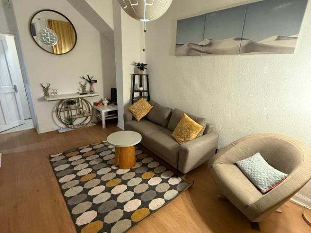 Room for rent in Fallow Corner, Greater London