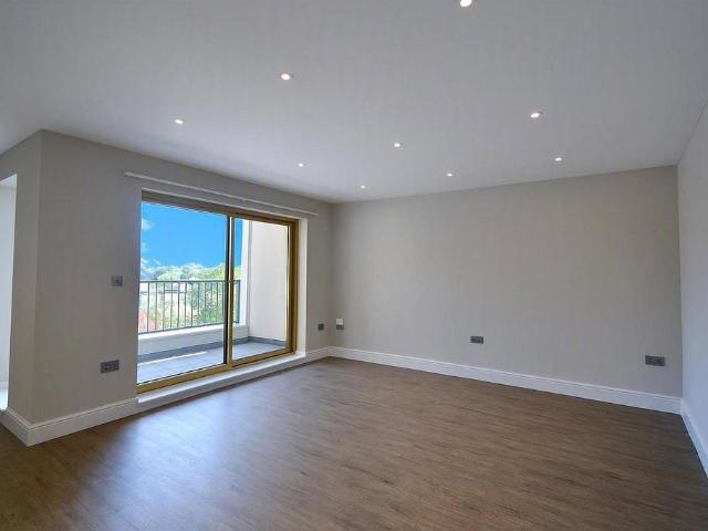 Apartment for rent in London Borough of Croydon, Selsdon