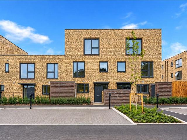 House for rent in London Borough of Bexley, Greater London