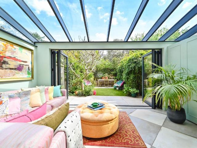 House for rent in North Kensington, Greater London
