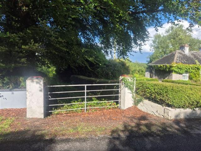 Terraced House for sale in Termonbarry