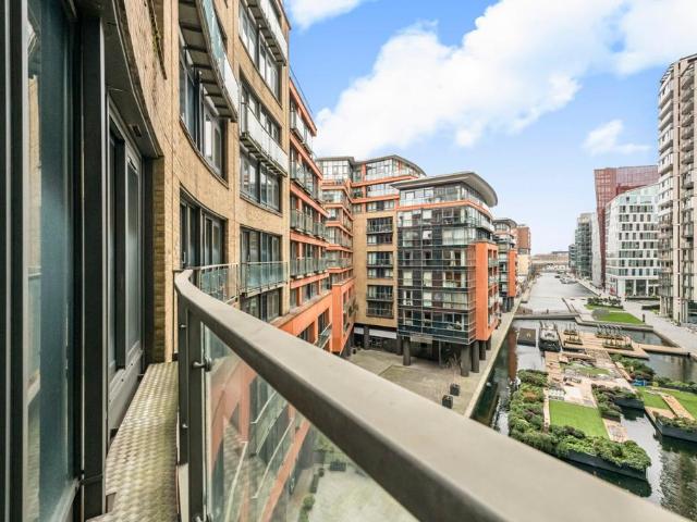 Apartment for rent in Paddington, Greater London
