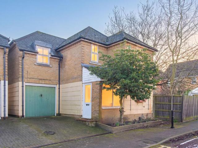 House for rent in Colney Hatch, Greater London