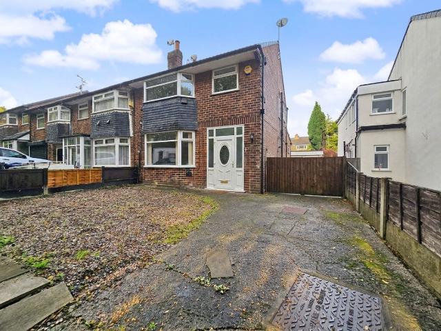 Apartment for rent in Whitefield, Bury