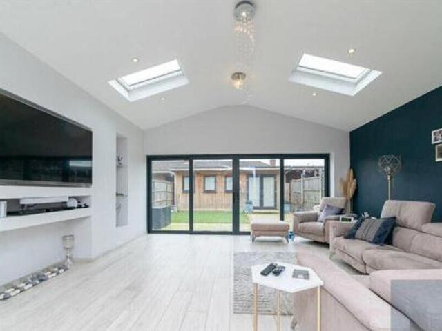 House for sale in Elstree and Borehamwood, Borehamwood