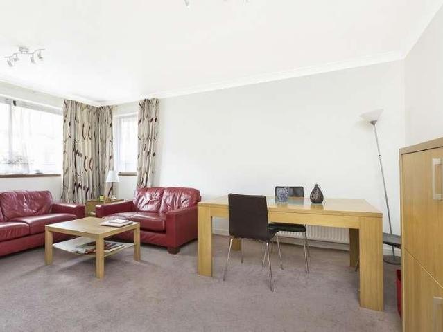 Apartment for rent in Brook Green, Greater London