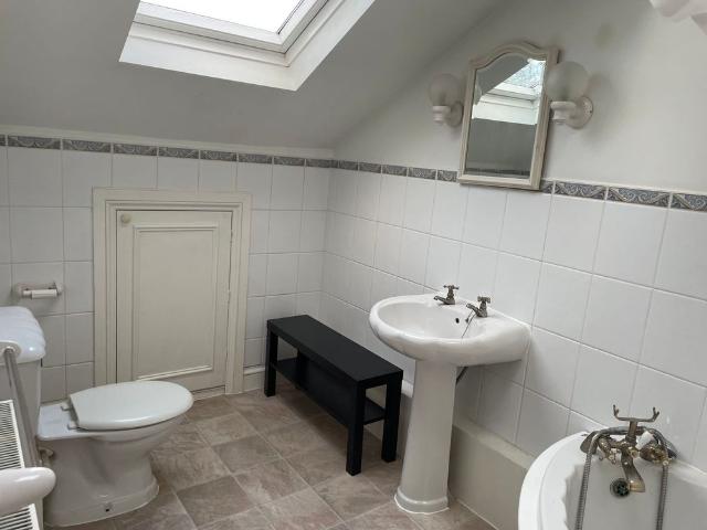 Apartment for rent in Halifax, Well Head