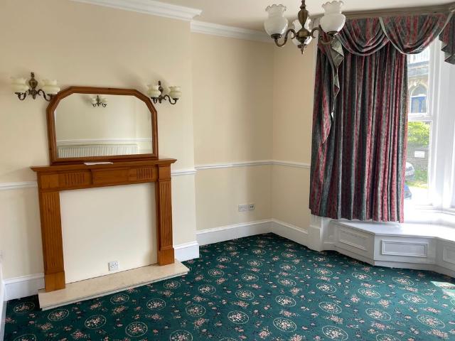 Apartment for rent in Halifax, Well Head